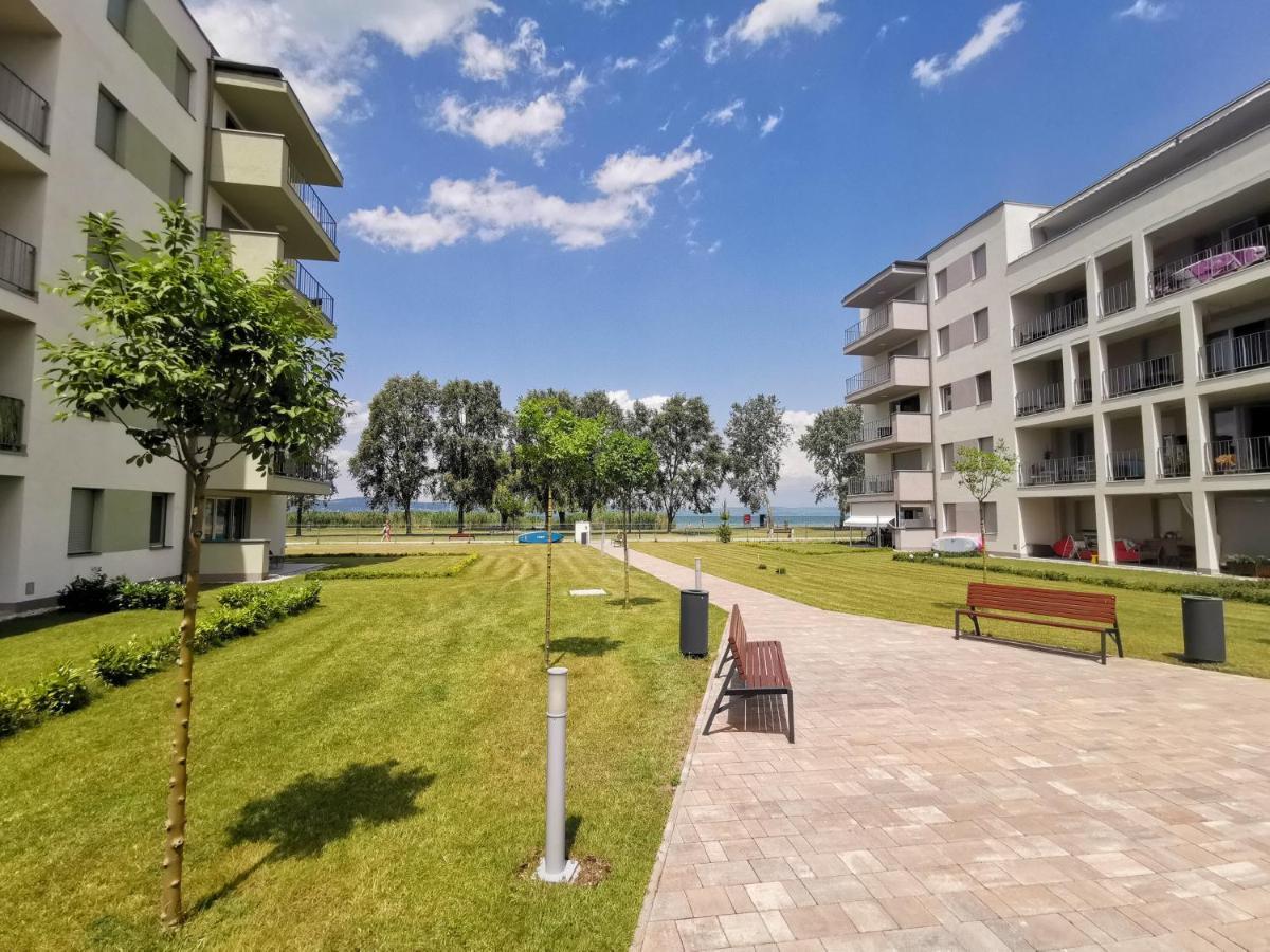 Vizpart Honved Apartman Balatonlelle Exterior foto